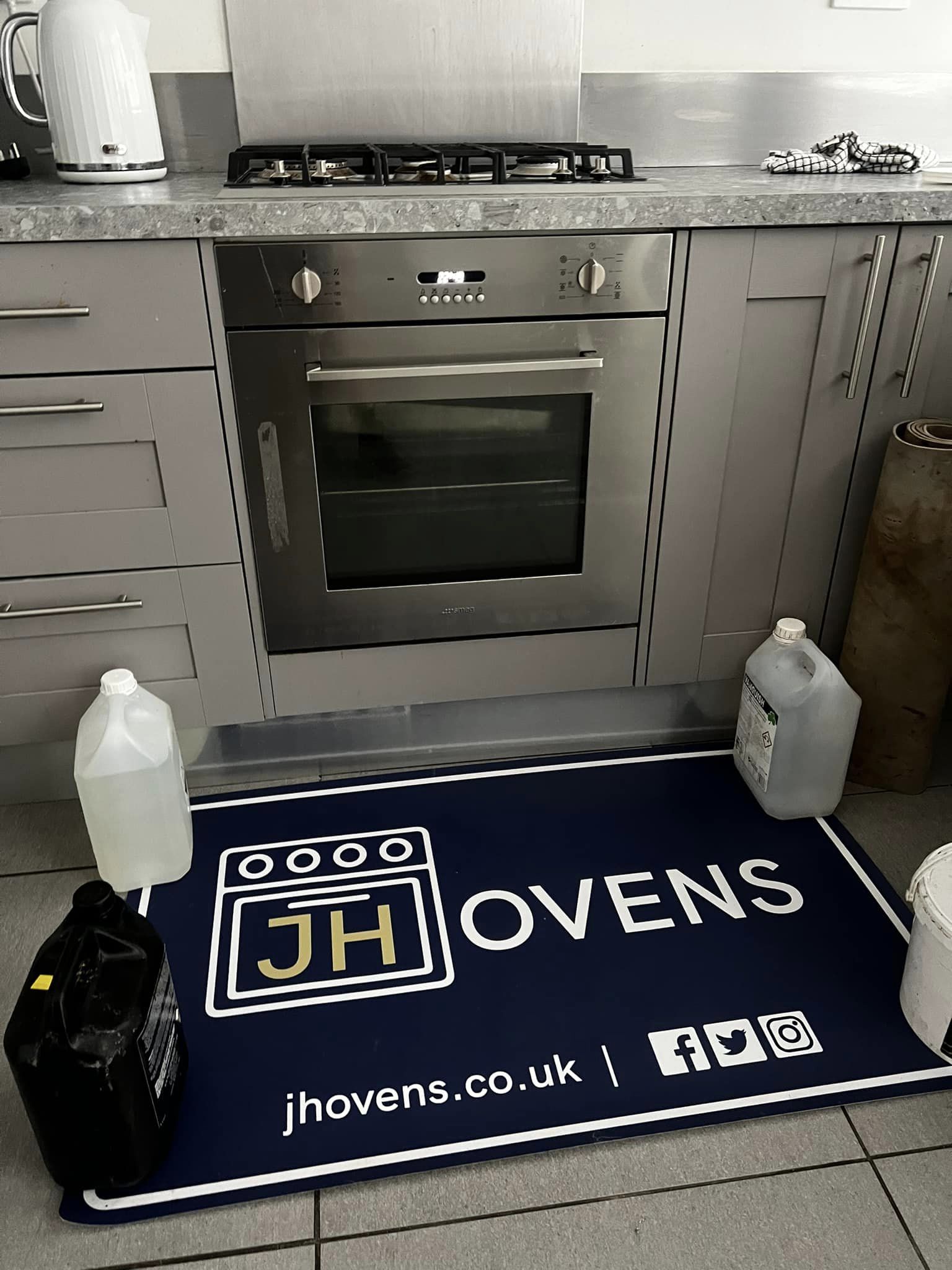 professional oven cleaner