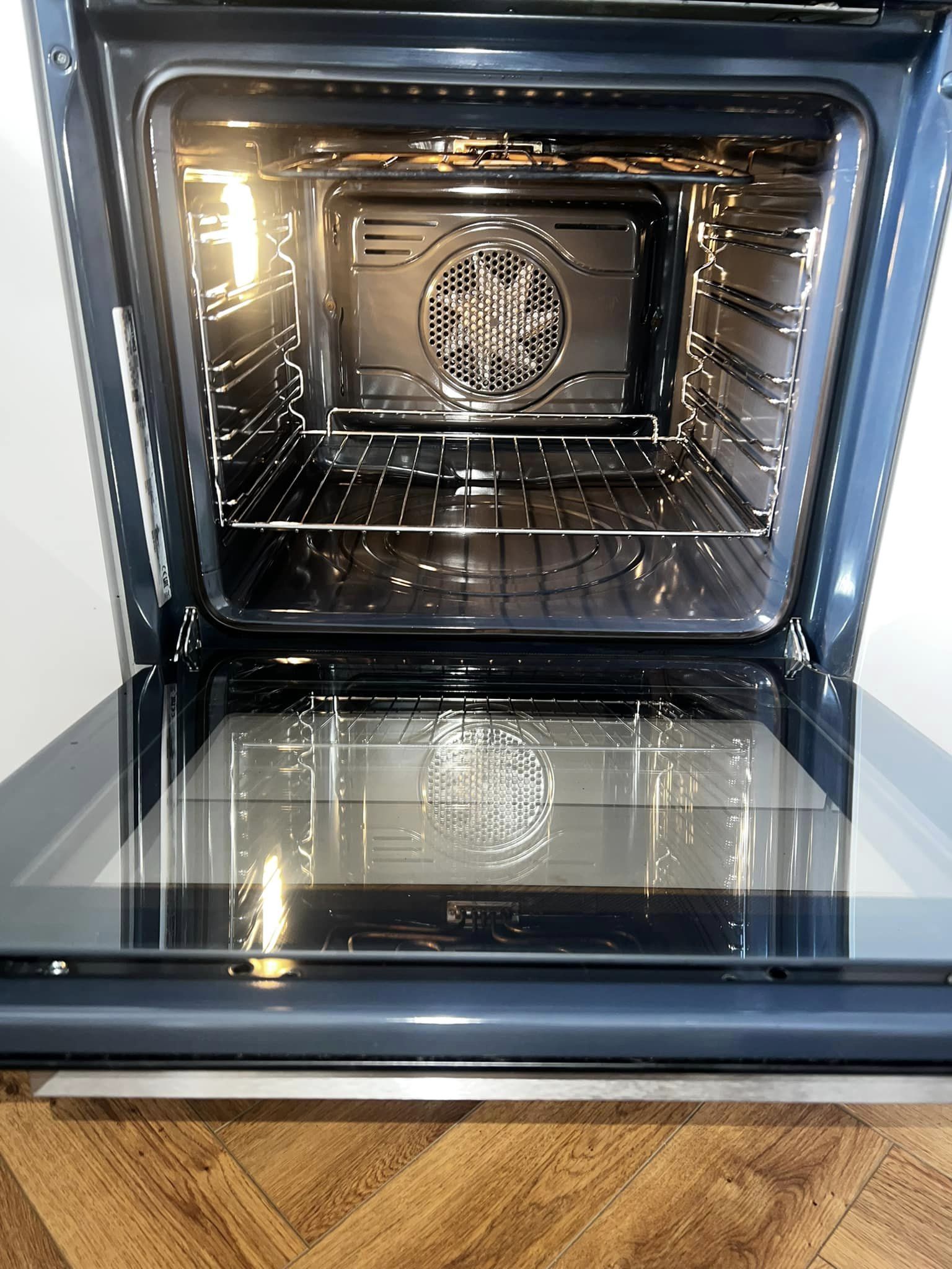 professional oven cleaner